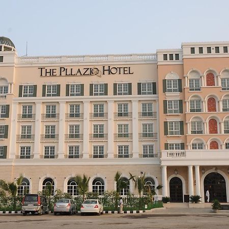 The Pllazio Hotel Gurgáon Kültér fotó