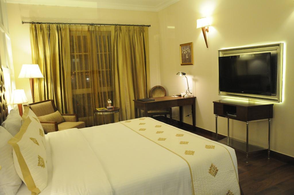 The Pllazio Hotel Gurgáon Kültér fotó